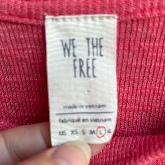 FREE PEOPLE We The Free Womens Dont Forget Me Pullover Shirt in Coral-Size Small - Picture 3 of 9